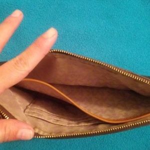 Michael Kors Bags - Michael Kors Clutch Michael Kors Bags - Michael Kors Clutch